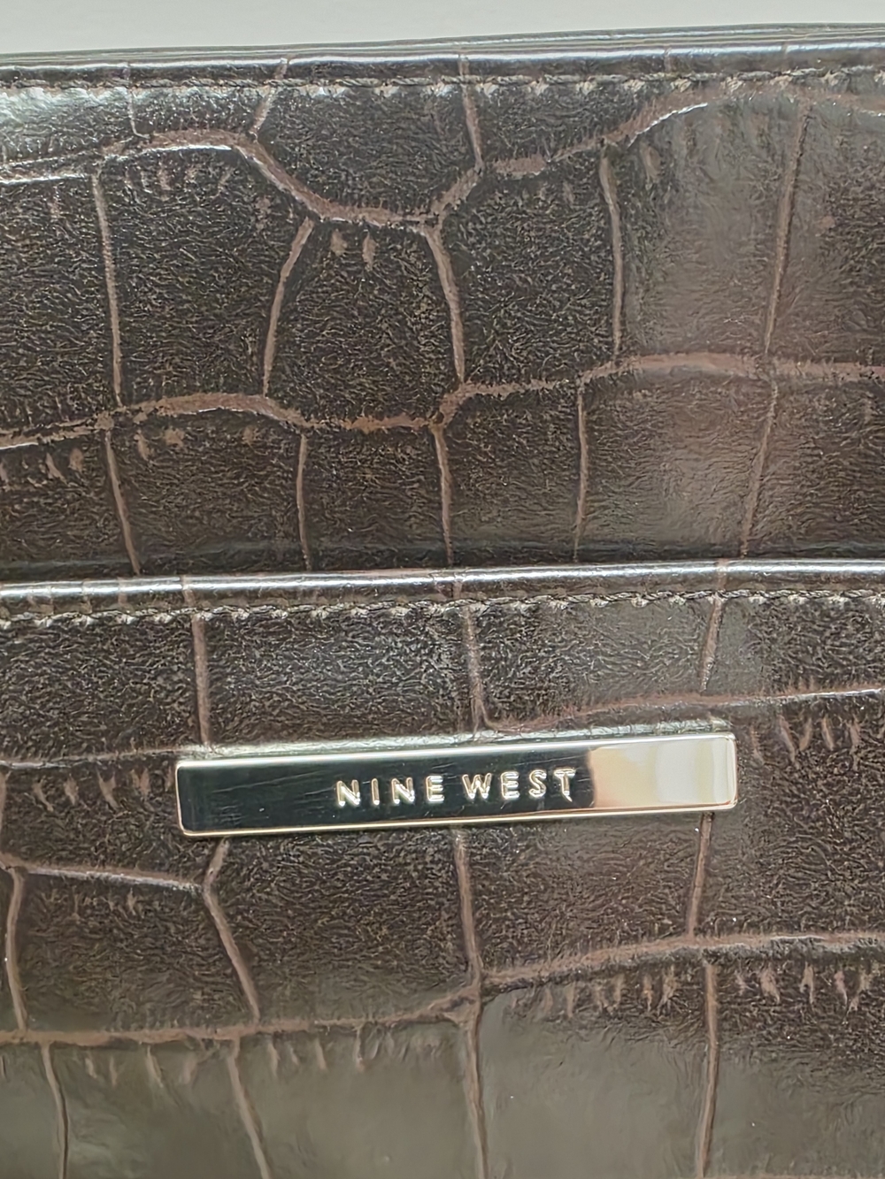 VINTAGE Nine West Dark Brown Croc-Embossed Patent Leather Shoulder Y2k Bag - Picture 3 of 12
